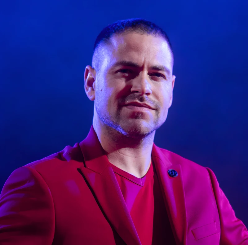 Инструктор по танцам Грейсьер